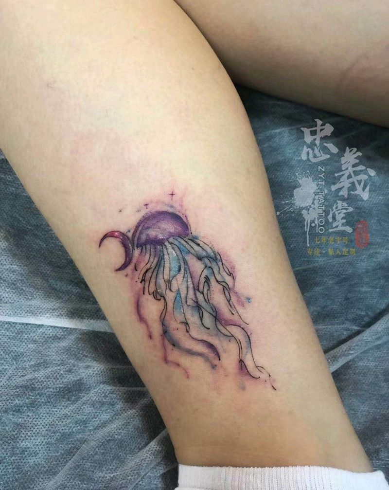 水母纹身图片_脚部New School纹身图案