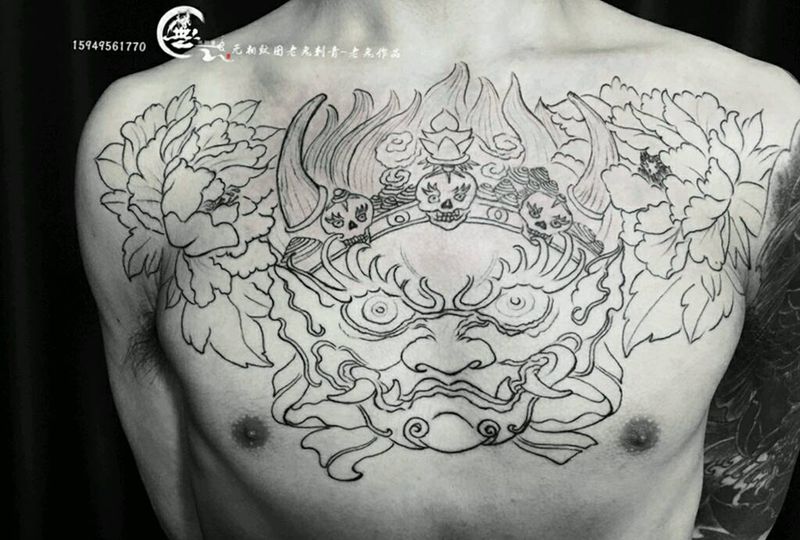 花胸，未完纹身图片_胸部新传统纹身图案