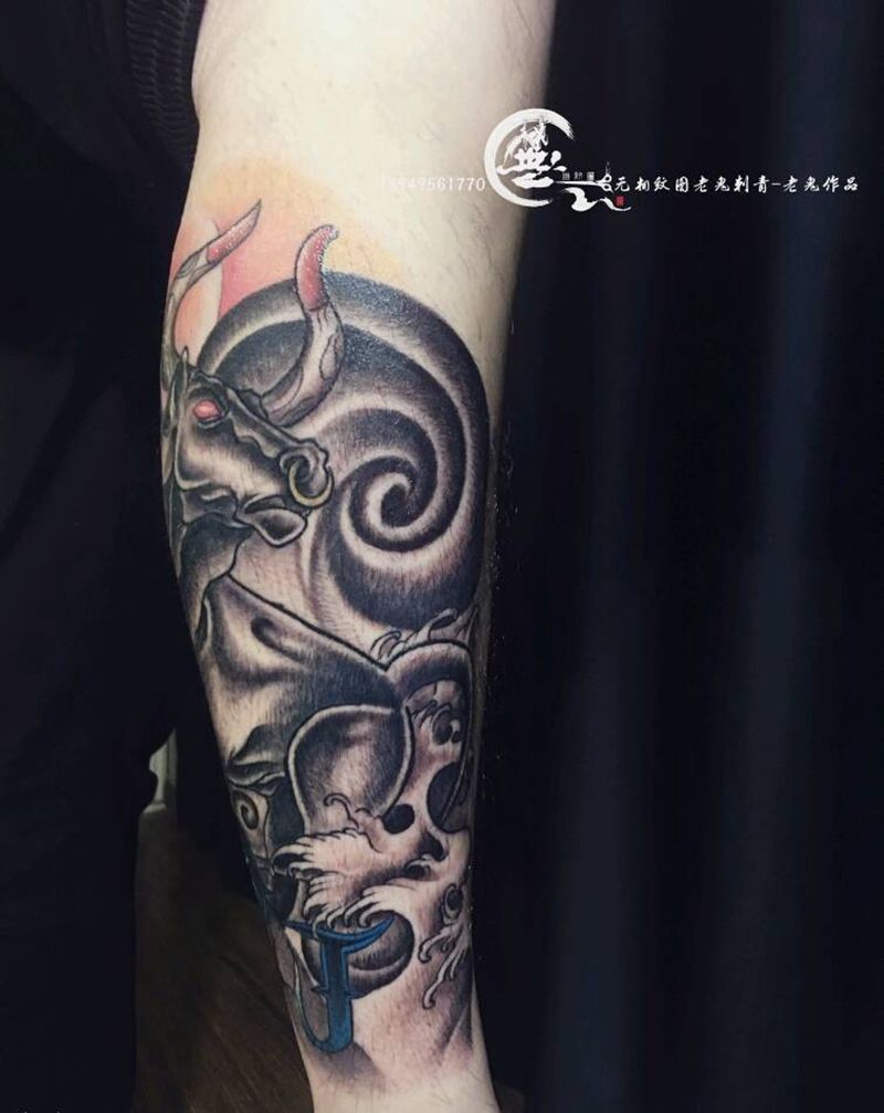 牛纹身图片_脚部新传统原创纹身图案