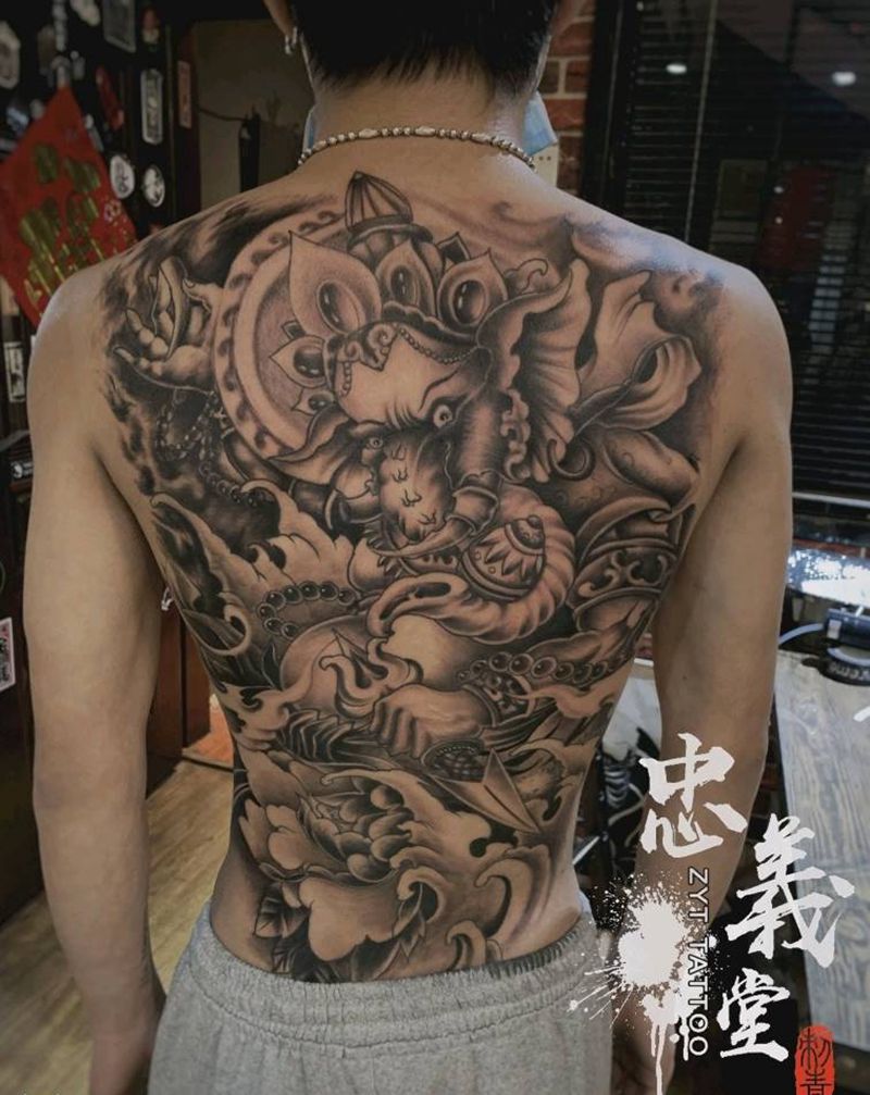 象神纹身图片_背部新传统欧美写实纹身图案