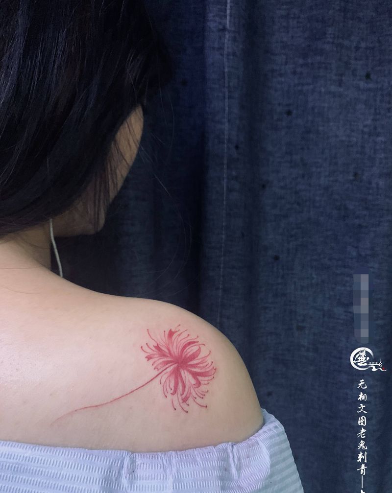 彼岸花纹身图片_肩部水彩纹身图案