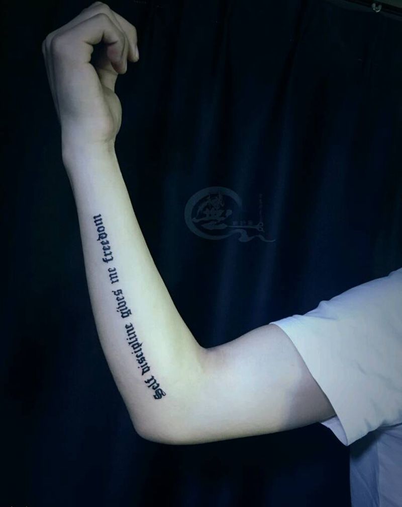 英文纹身图片_手部英文纹身图案