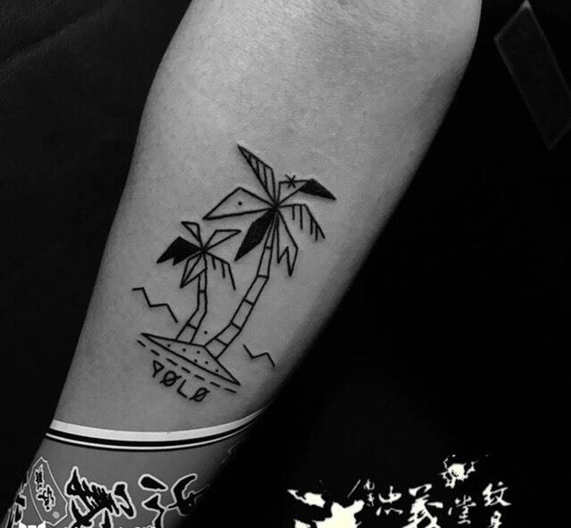 椰子树纹身图片_成品插画胸部背部肩部手臂传统习俗清新写实纹身图案