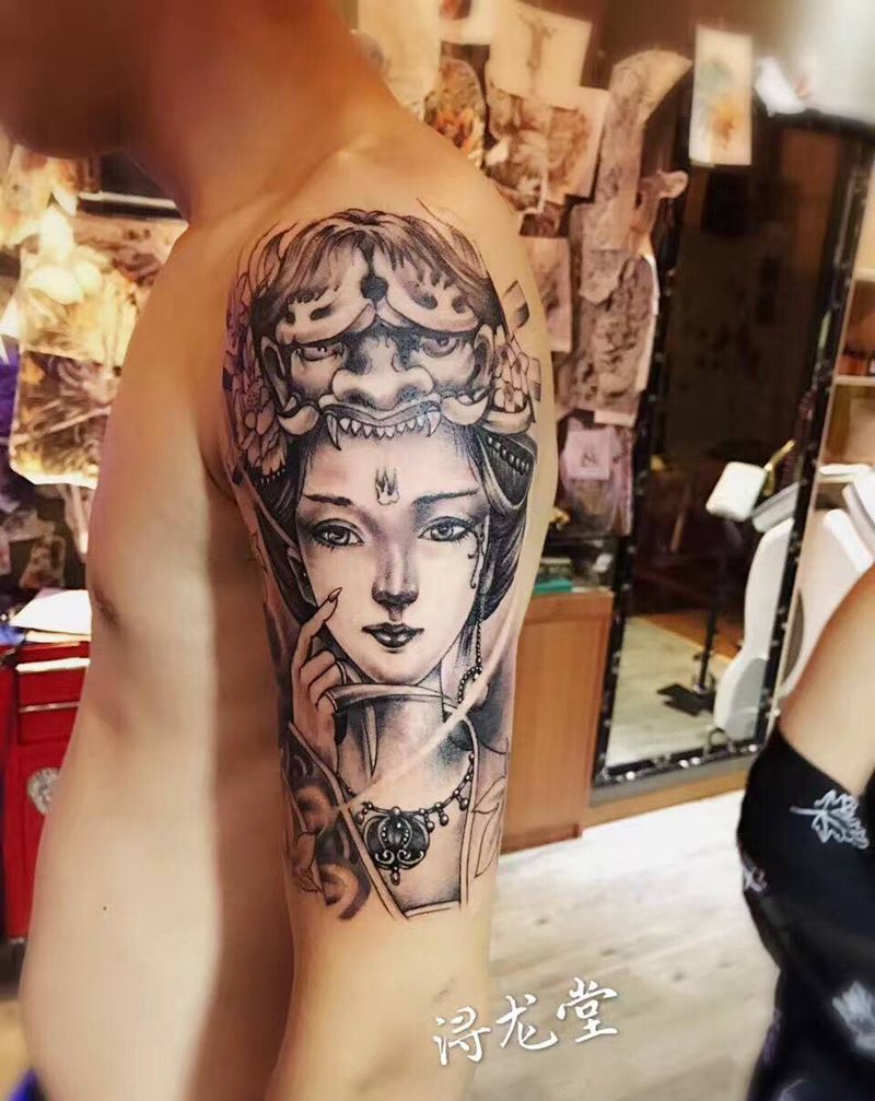 美人纹身图片_手臂背部习俗人物纹身图案