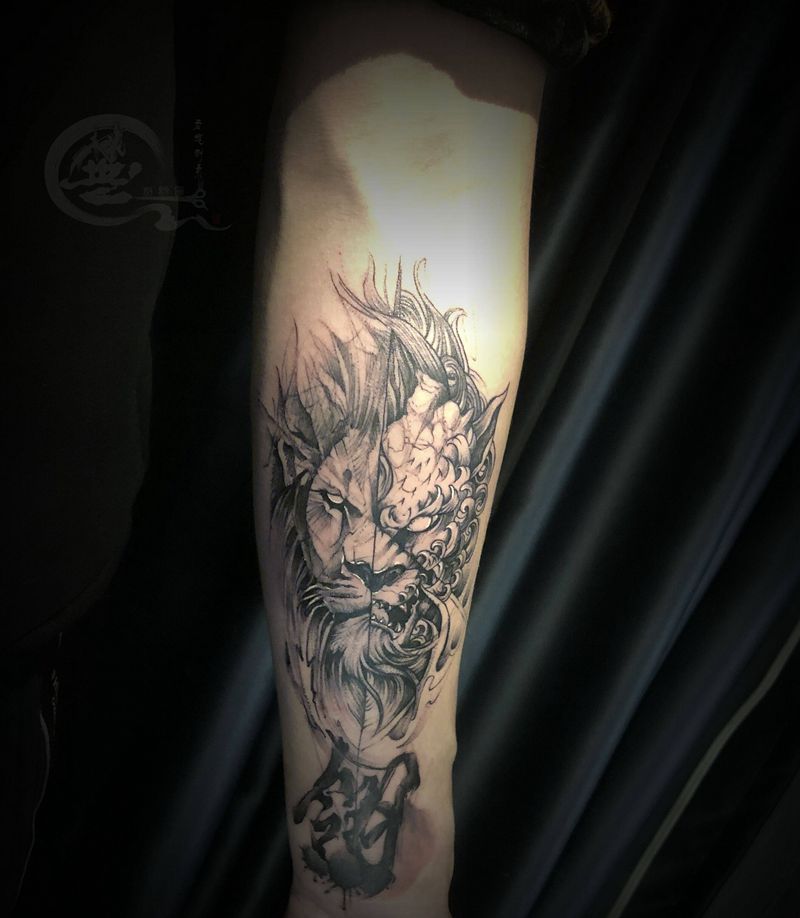 狮子纹身图片_手臂素描风格纹身图案