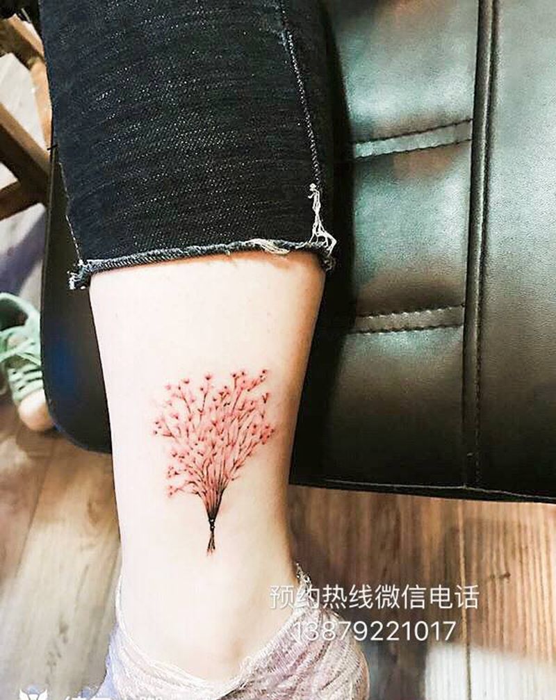 满天星纹身图片_清新植物原创彩色脚部腿部纹身图案