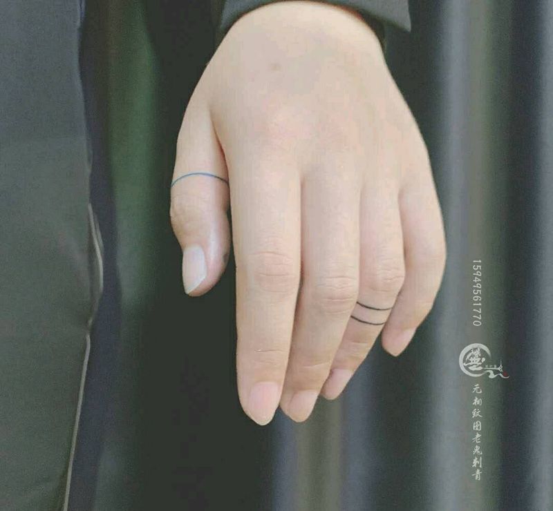 线圈纹身图片_手部纹身图案