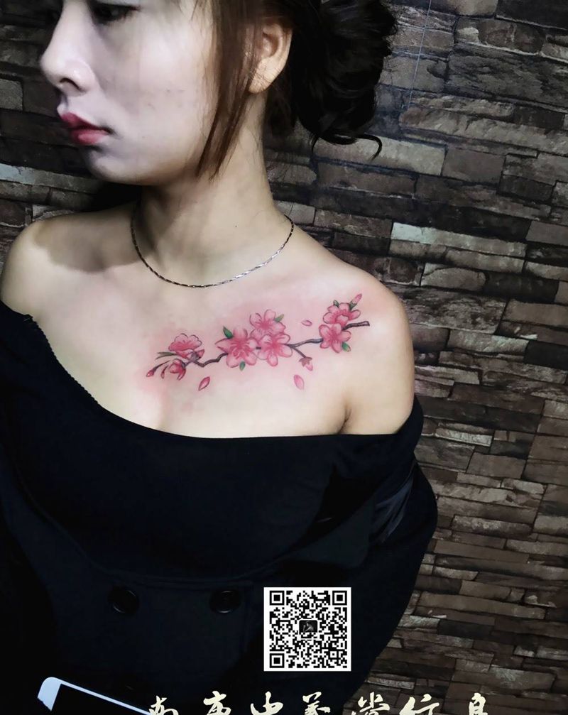 一花一世界纹身图片