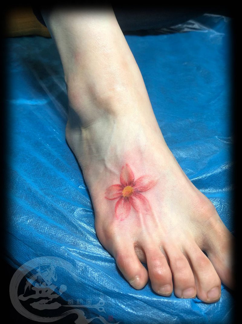 脚步花纹身图片_脚部水彩纹身图案