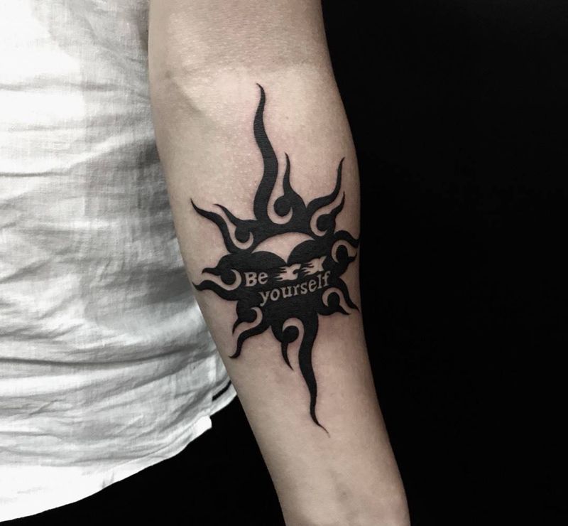 图腾纹身图片_成品手部手臂传统欧美字符图腾呀呀刺青纹身图案