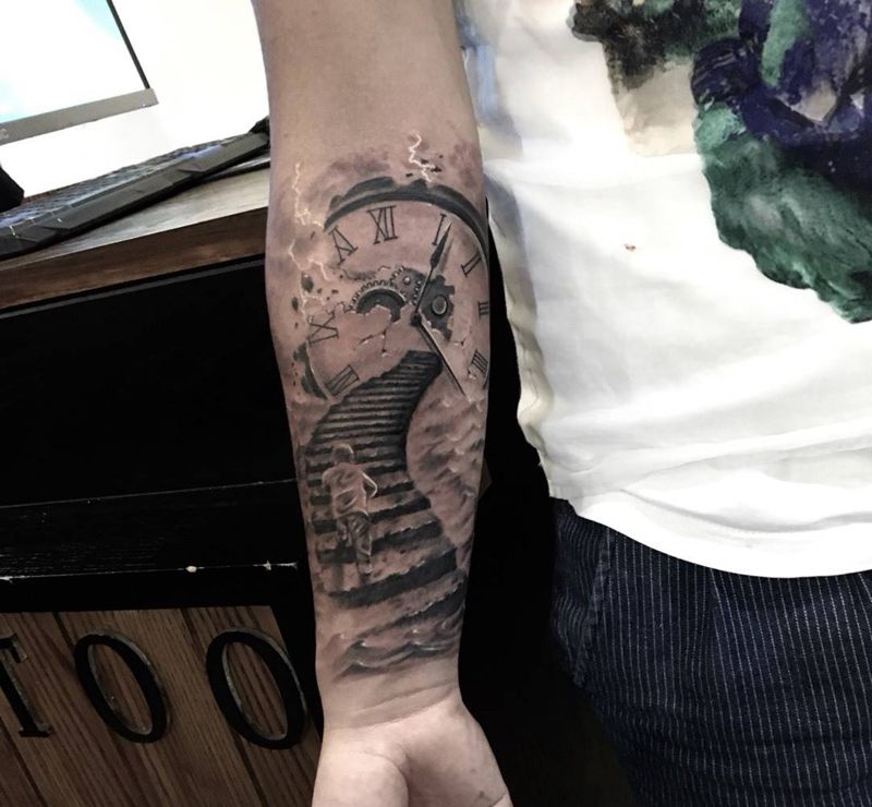 钟表纹身图片_成品手臂手部欧美写实静物人物呀呀刺青纹身图案