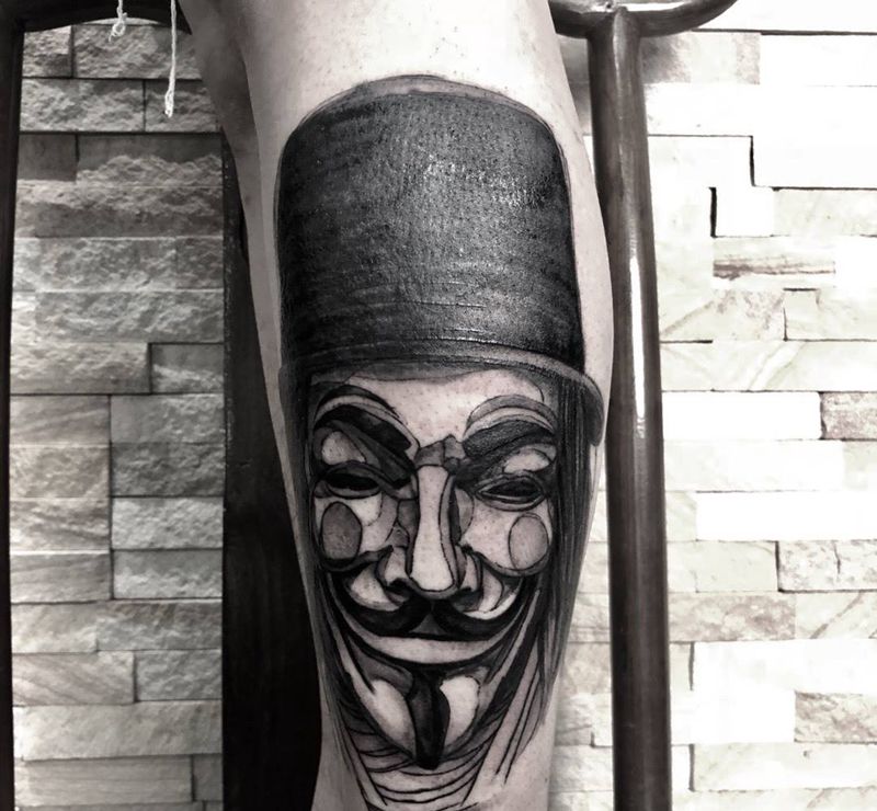 遮盖作品：V纹身图片_成品腿部欧美传统写实肖像人物纹身图案