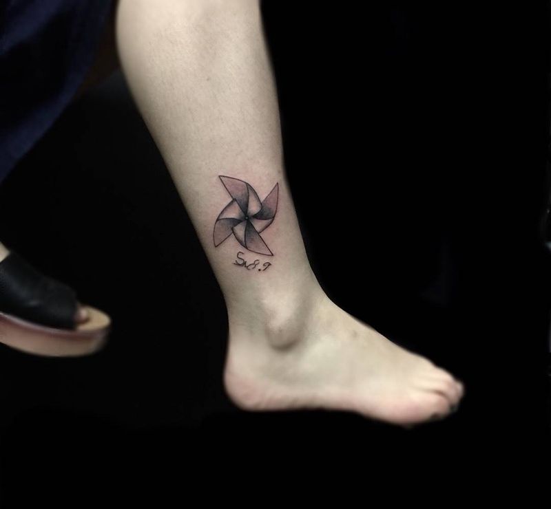 小风车纹身图片