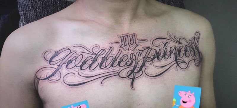 # 花体字# 花胸纹身图片