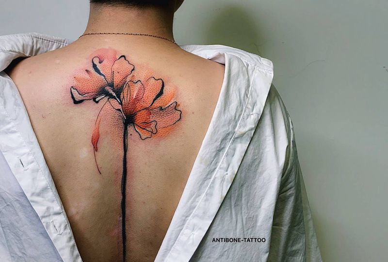 ＃水墨花＃纹身图片_颈部背部水彩水墨花纹身图案