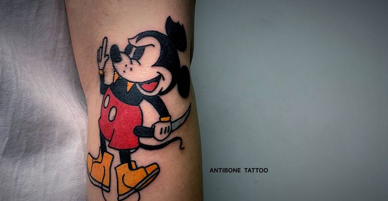 ＃米奇＃纹身图片_手臂腿部Old School水彩米奇纹身图案