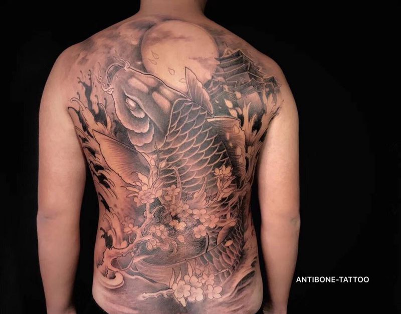 # 满背鲤鱼#纹身图片_成品背部传统动物鬼神反骨刺青培训纹身图案
