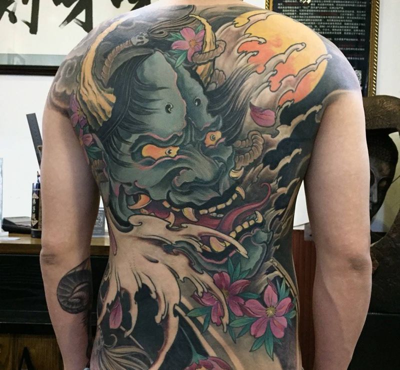 满背彩色大般若纹身图片