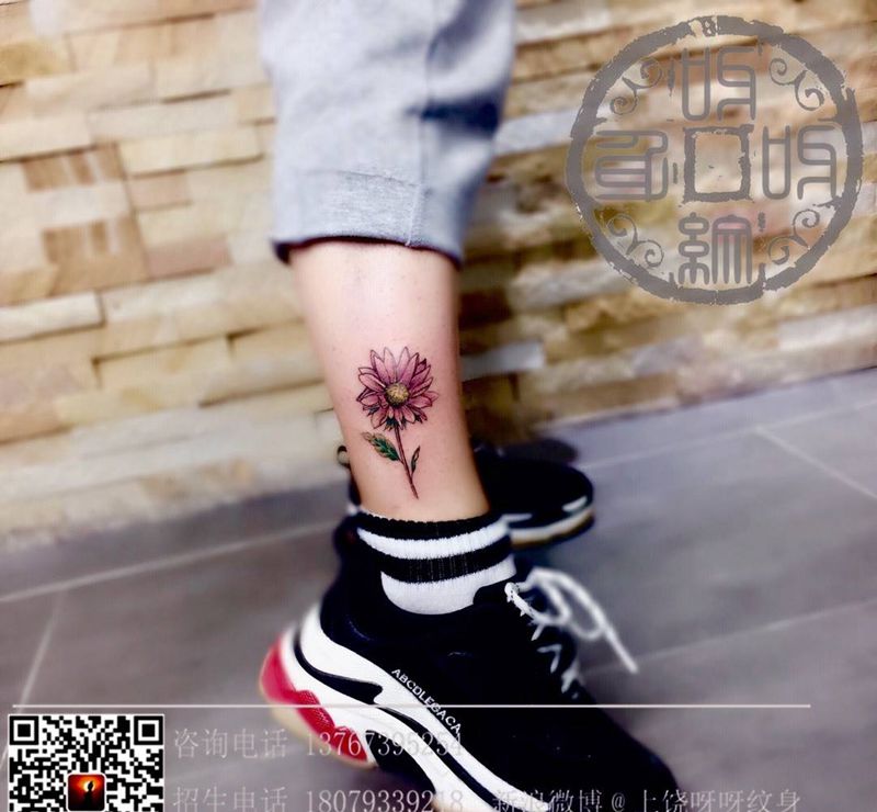向日葵纹身图片_脚部腿部清新植物纹身图案