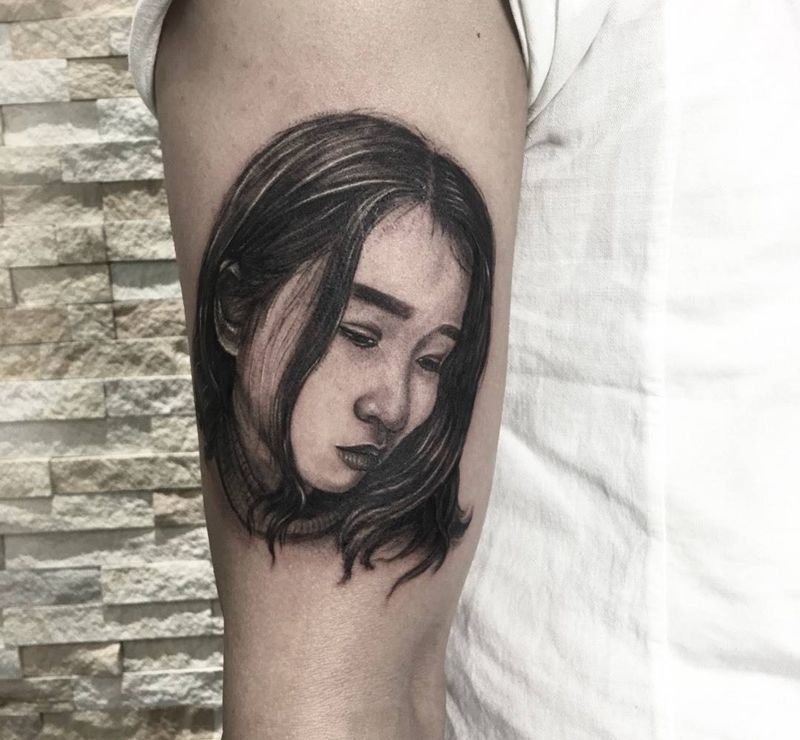 爱的诠释-肖像纹身图片_成品手部手臂写实传统欧美清新肖像人物情侣纹身图案