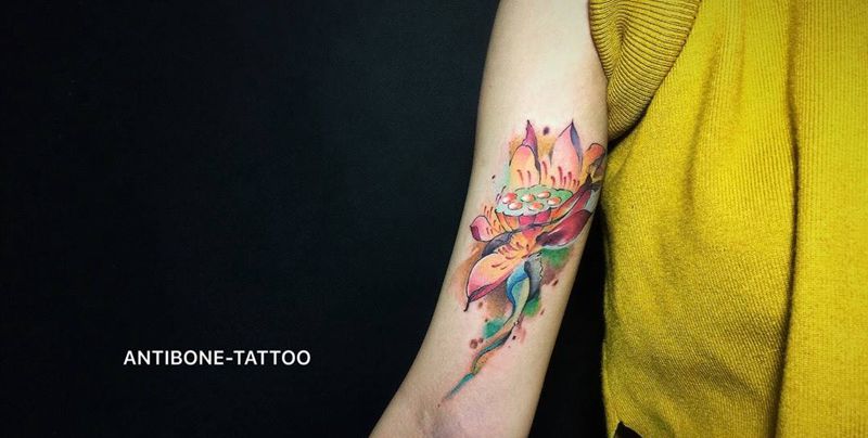 # 荷#纹身图片_成品手臂国画传统清新植物彩图反骨刺青纹身图案