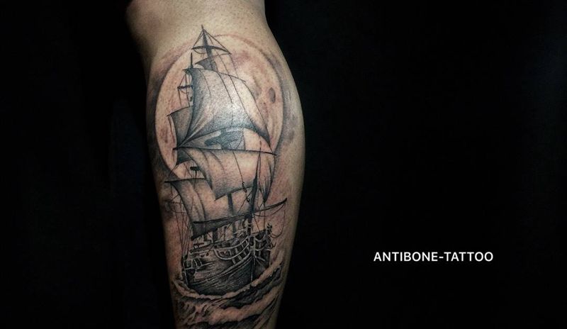 # 乘风破浪#纹身图片_成品腿部欧美写实黑白反骨刺青培训纹身图案