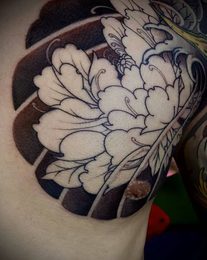 半甲纹身图片_胸部纹身图案