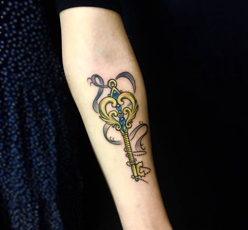 钥匙纹身图片_成品手部手臂欧美呀呀刺青纹身图案