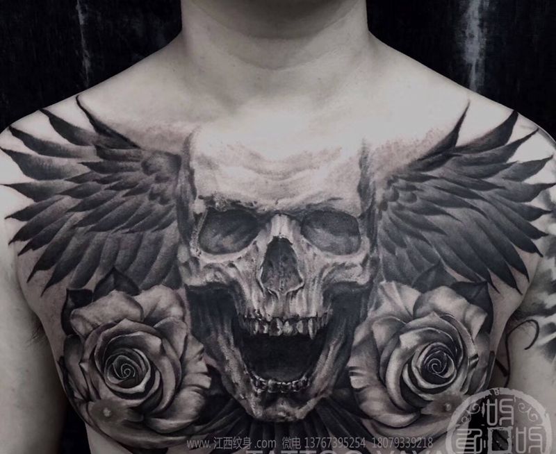 欧美花胸纹身图片_胸部欧美写实纹身图案