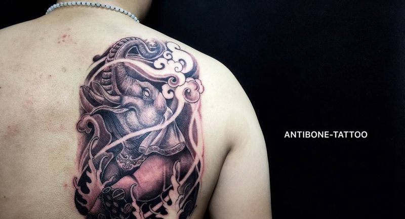 # 象#纹身图片_成品背部传统动物黑白反骨刺青培训纹身图案