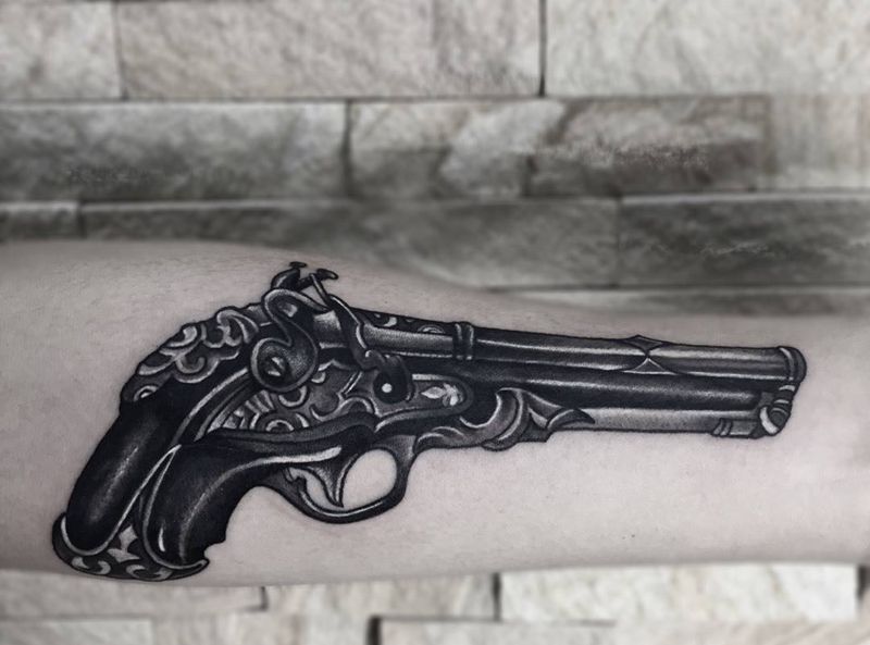 火铳纹身图片_成品手臂手部欧美写实静物纹身图案