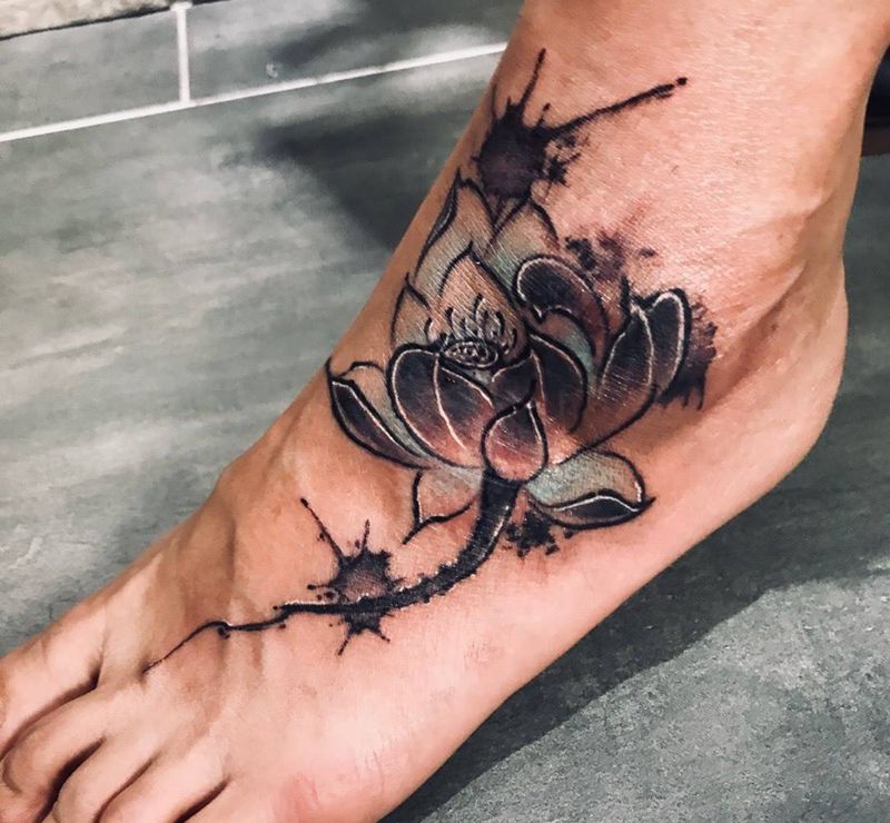 脚背生莲纹身图片_成品脚部传统清新国画欧美习俗植物纹身图案