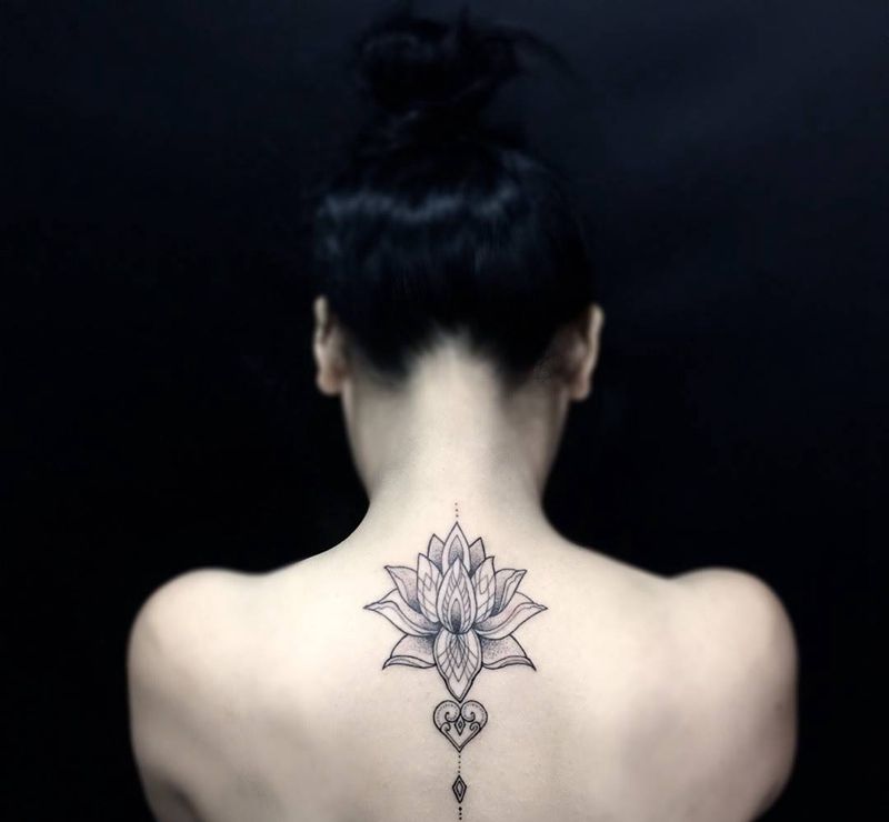 梵花纹身图片_成品背部清新传统图腾呀呀刺青纹身图案