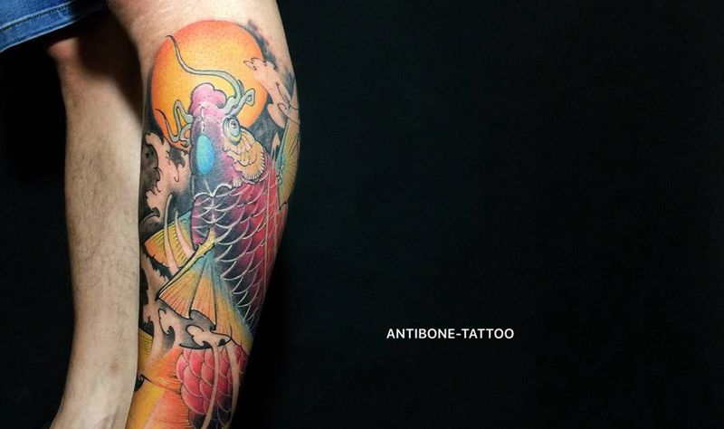 # 彩色鲤鱼#纹身图片_成品腿部传统动物彩图反骨刺青培训纹身图案