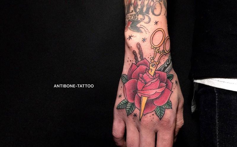 # 手背玫瑰#纹身图片_成品手部欧美几何贴纸彩图反骨刺青培训纹身图案