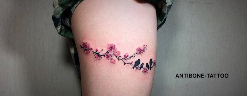 # 特殊意义#纹身图片_成品腿部传统习俗国画清新植物动物原创反骨刺青纹身图案