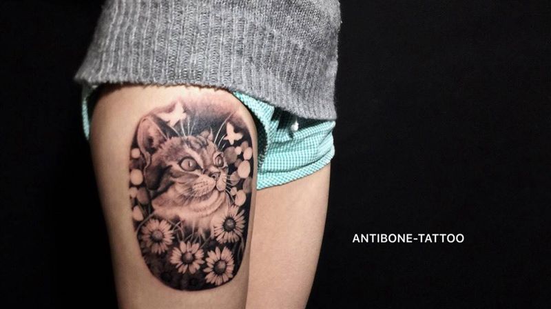 # 它叫丸子# 为顾客设计的爱喵。纹身图片_成品腿部欧美写实肖像清新原创猫反骨刺青培训纹身图案