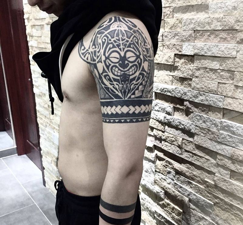 大臂图腾是五年前的作品纹身图片_成品手部手臂图腾纹身图案