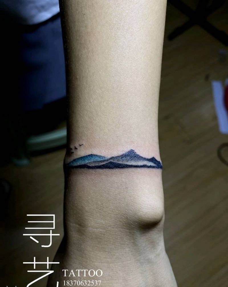 水墨手环纹身图片_手部水墨山水纹身图案