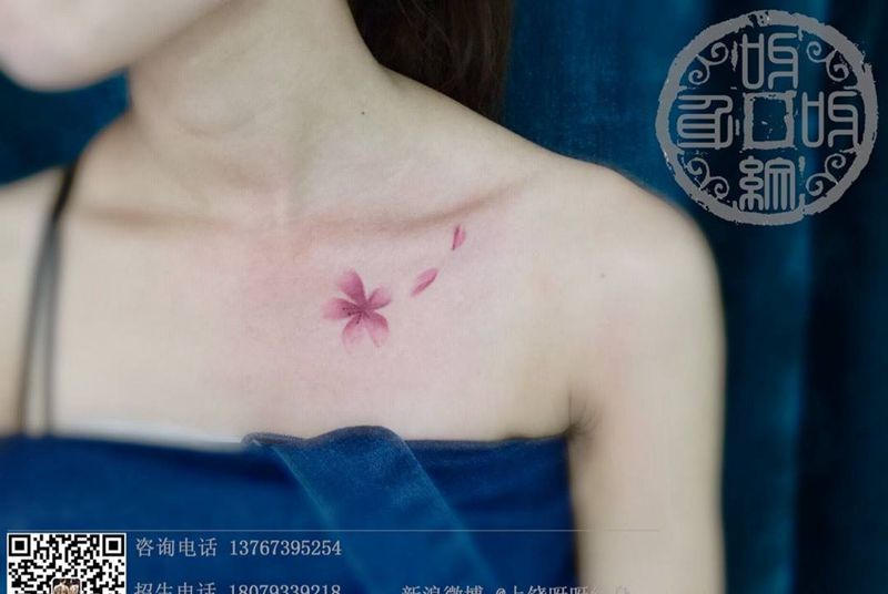 小清新纹身图片_成品肩部胸部清新植物纹身图案