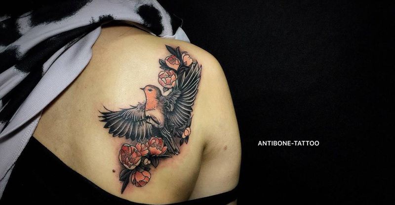 # The bird#纹身图片_成品背部传统清新动物彩图反骨刺青培训纹身图案