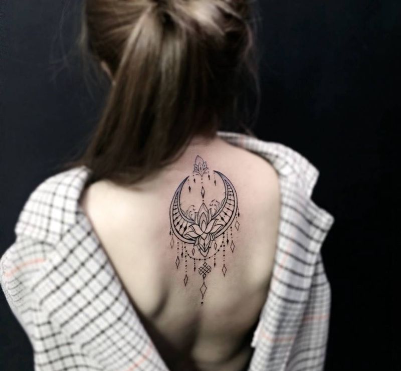 梵花挂坠纹身图片_成品背部清新图腾字符纹身图案