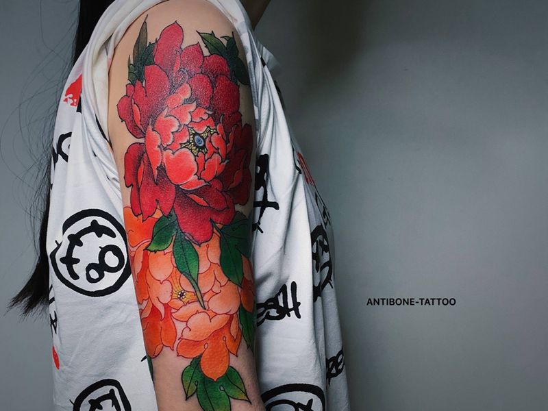 ＃牡丹＃彩色纹身图片_手臂腿部老传统新传统牡丹花红花纹身图案