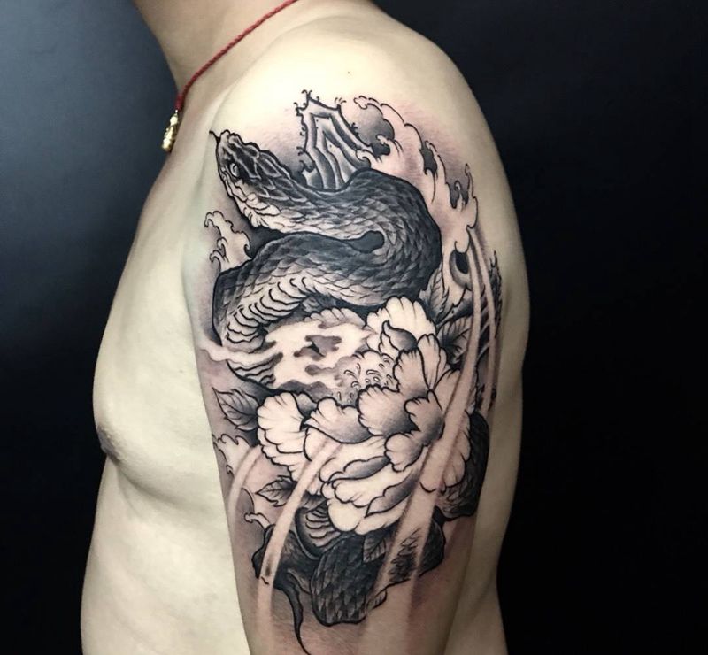 蛇盘牡丹纹身图片_成品手臂手部传统动物植物呀呀刺青纹身图案