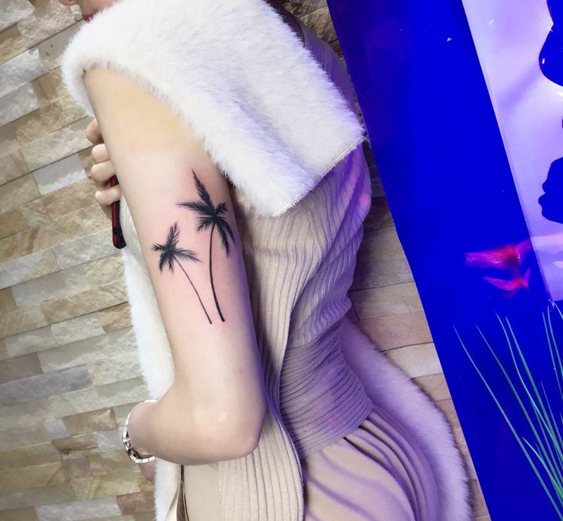 椰树纹身图片_成品手部手臂清新植物静物纹身图案