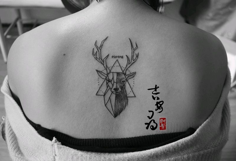 鹿角纹身图片