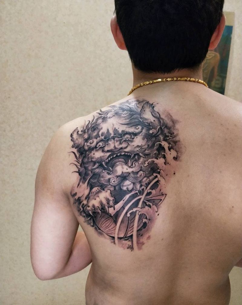 唐狮纹身图片_肩部传统写实动物成品手稿纹身图案