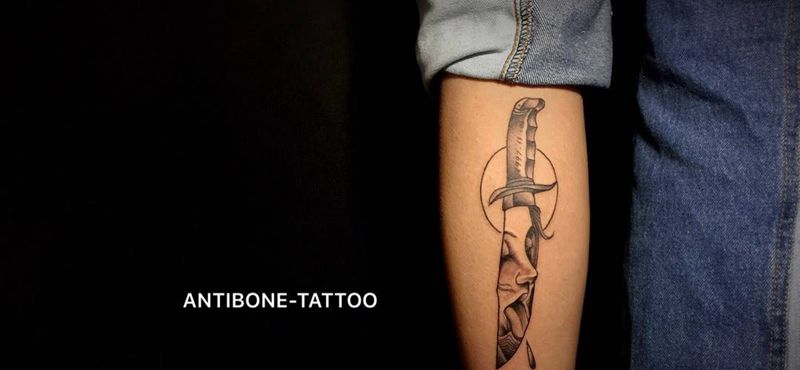 # 匕首#纹身图片_成品腿部欧美人物静物黑白反骨刺青纹身图案