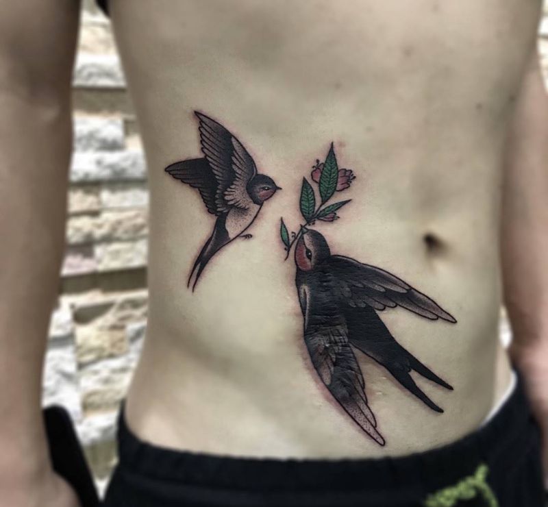 双飞燕遮盖疤痕纹身图片