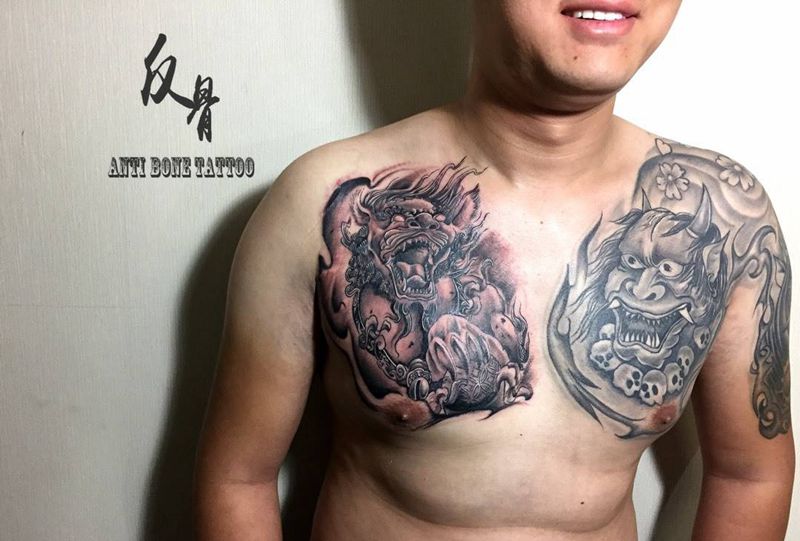前胸石狮作品（右，非本店作品）纹身图片